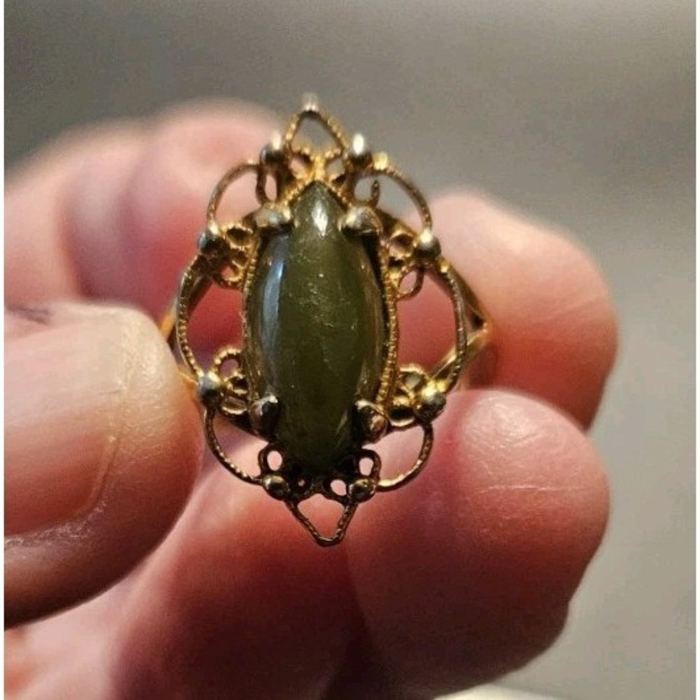 Vintage 18K Gold Plated Sorrento Jade Navette Cut Ring (624)